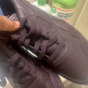 Plum/Dark Purple Reebok Shoes Size 8.5